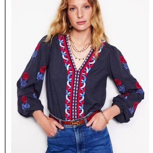 BODEN Floral Embroidered V-Neck Boho Women's Top
Size 8 Cotton Blue
